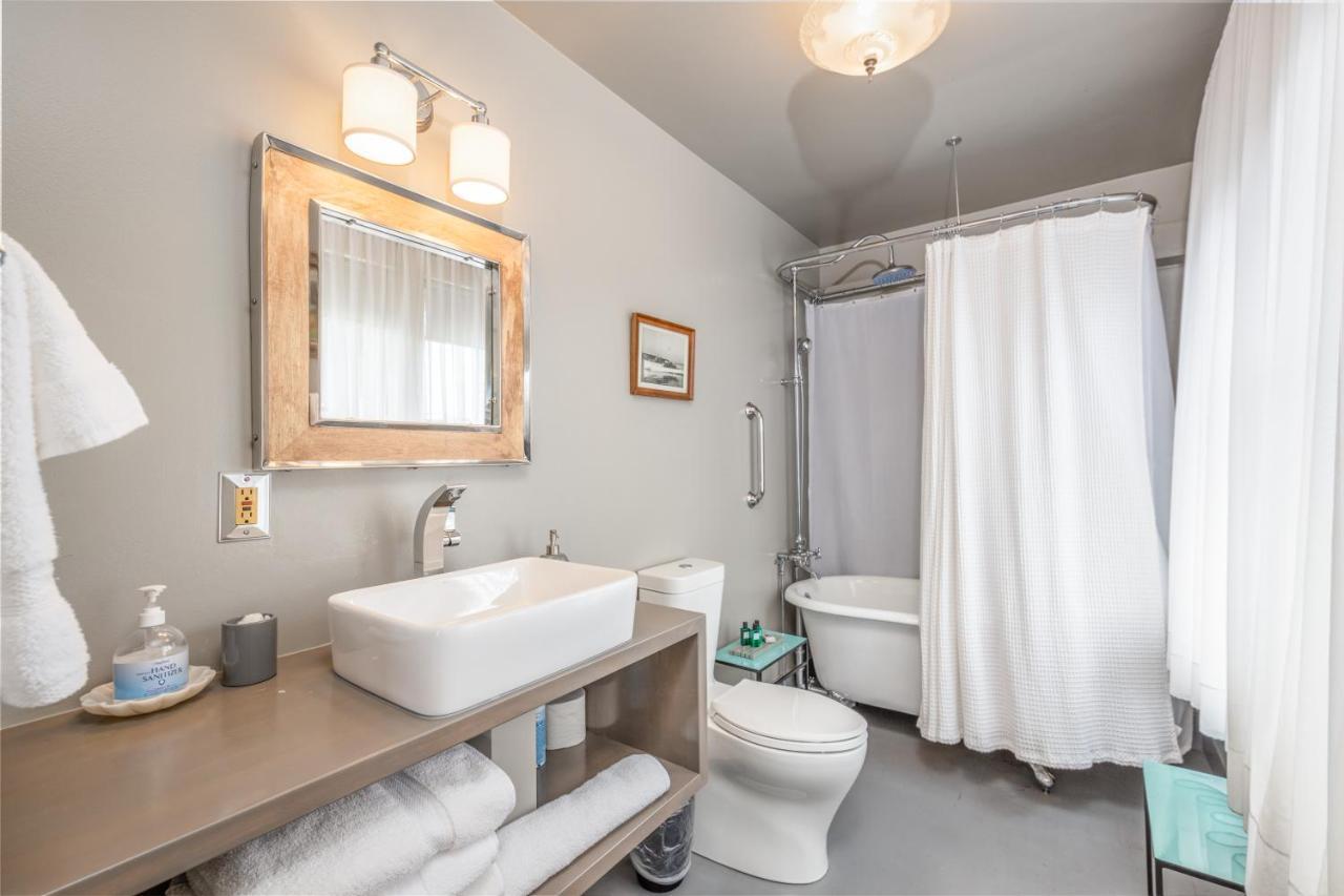 Nantucket Whale Inn, האף מון ביי מראה חיצוני תמונה